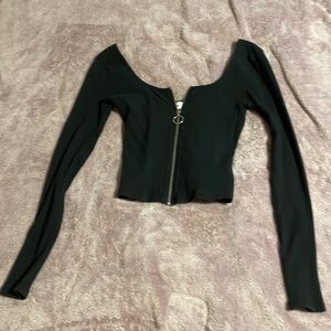 SIZE M HOLLISTER CROP ZIP UP SHIRT